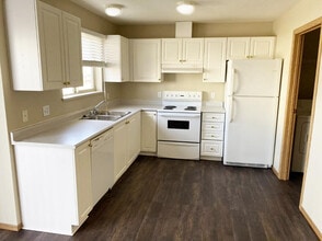 Northgate Townhomes in Grande Prairie, AB - Building Photo - Building Photo