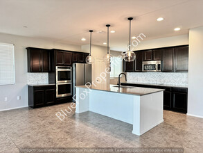 12573 N Summer Wind Dr in Marana, AZ - Building Photo - Building Photo