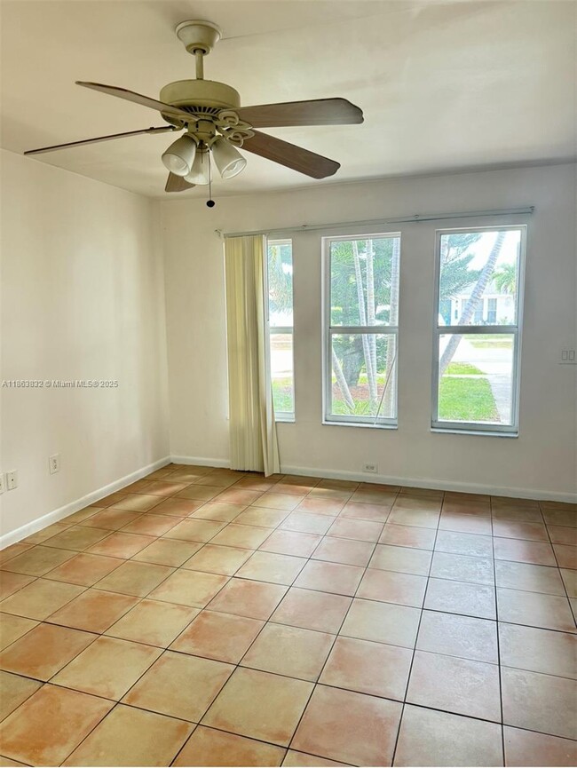 property at 1327 Riverside Cir