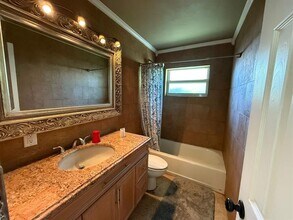 2957 NW 6th Ave in Wilton Manors, FL - Building Photo - Building Photo