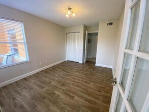 4548 Commander Dr in Orlando, FL - Foto de edificio - Building Photo