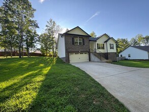 2868 E Old Ashland City Rd in Clarksville, TN - Building Photo - Building Photo