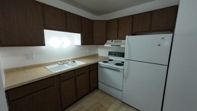 Addison Apartments in Addison, MI - Foto de edificio - Building Photo