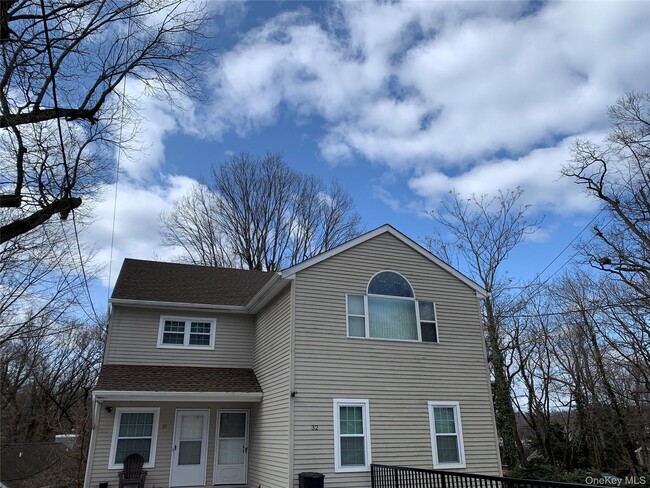 property at 32 Hammond Rd