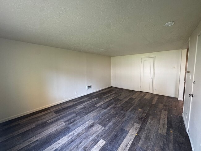 4718-4720 SW Luradel St in Portland, OR - Building Photo - Building Photo