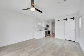 1701 Post Rd in Melbourne, FL - Building Photo - Building Photo
