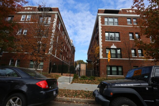 129 W St NW