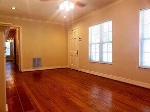 6219 Penrose Ave in Dallas, TX - Foto de edificio - Building Photo