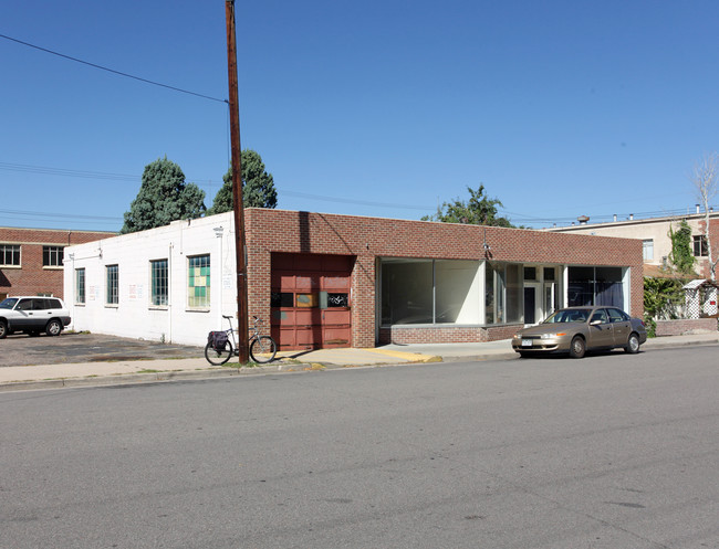 Lincoln Terrace in Englewood, CO - Building Photo - Building Photo