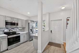 5015 Palmbrooke Cir in West Palm Beach, FL - Building Photo - Building Photo