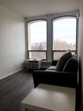 1401 E 55th St, Unit 503N in Chicago, IL - Building Photo - Building Photo