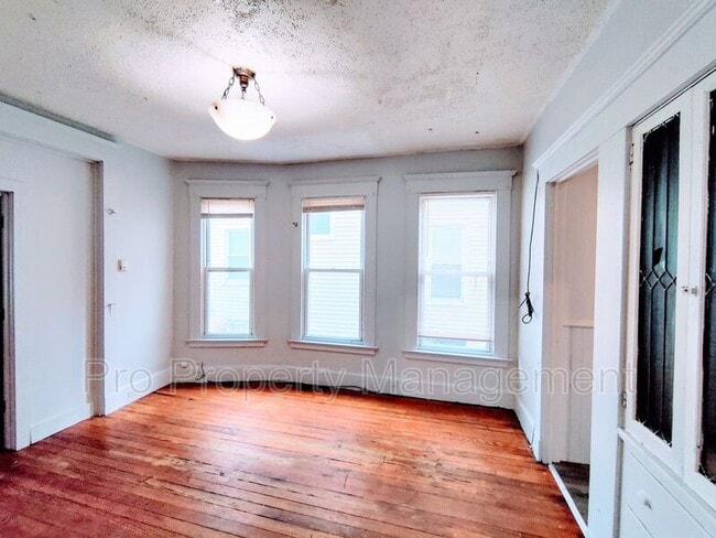 1644 Chapel St in New Haven, CT - Building Photo - Building Photo