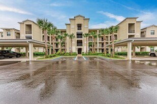 17006 Vardon Ter, Unit 104 in Bradenton, FL - Building Photo