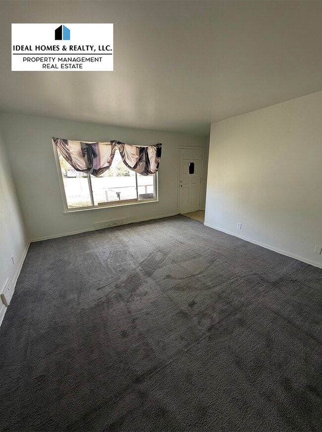 6134 Detroit St in Mount Morris, MI - Building Photo - Building Photo