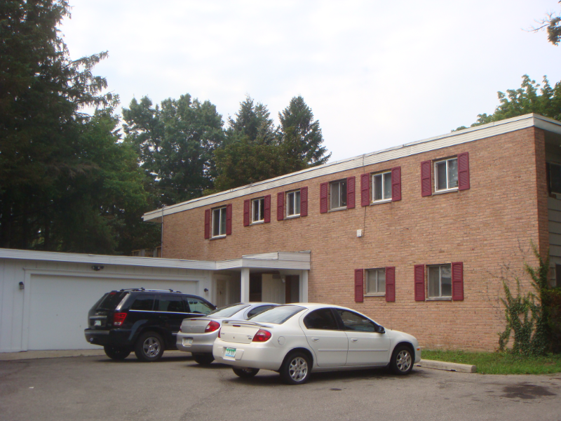 1100 W Campus Dr in Mt. Pleasant, MI - Building Photo