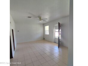 700 Lund Cir in Melbourne, FL - Building Photo - Building Photo
