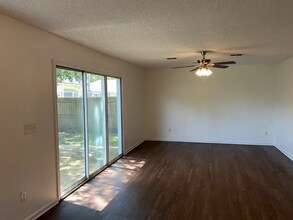 10959 Darlington Oak Ct in Jacksonville, FL - Building Photo - Building Photo