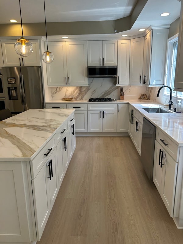 property at 806 Gallant Fox Ln