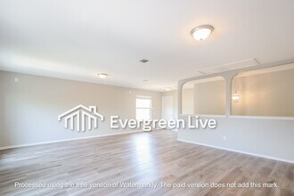 310 Rustic Stable in San Antonio, TX - Building Photo - Building Photo