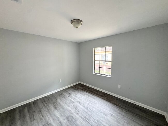 526 Montana Ave in Lakeland, FL - Building Photo - Building Photo