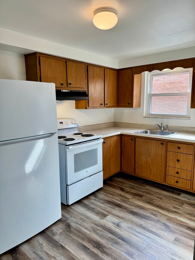 351 N Balph Ave, Unit #1 in Pittsburgh, PA - Building Photo - Building Photo