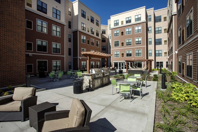 BlockOne in Ames, IA - Foto de edificio - Building Photo