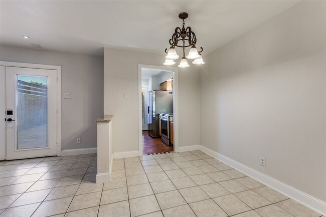 351 Valley Park Dr in Garland, TX - Building Photo - Building Photo