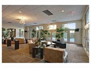 1205 St Charles Ave, Unit 606 in New Orleans, LA - Building Photo - Building Photo