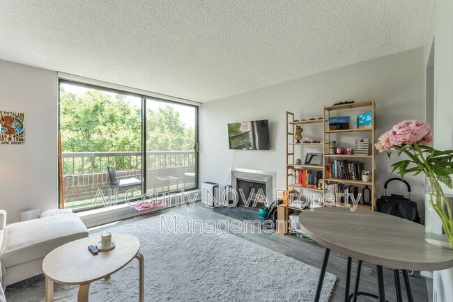property at 1700 17th St NW
