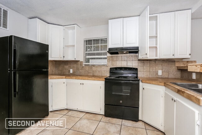 2121 Broadway Ave in Jacksonville, FL - Foto de edificio - Building Photo