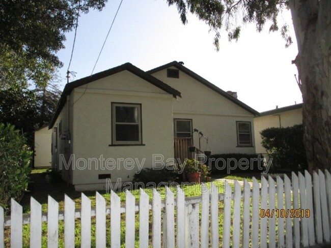 245 Palo Verde Ave in Monterey, CA - Building Photo - Building Photo