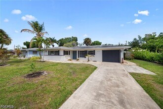 1039 El Mar Ave in Ft. Myers, FL - Building Photo - Building Photo