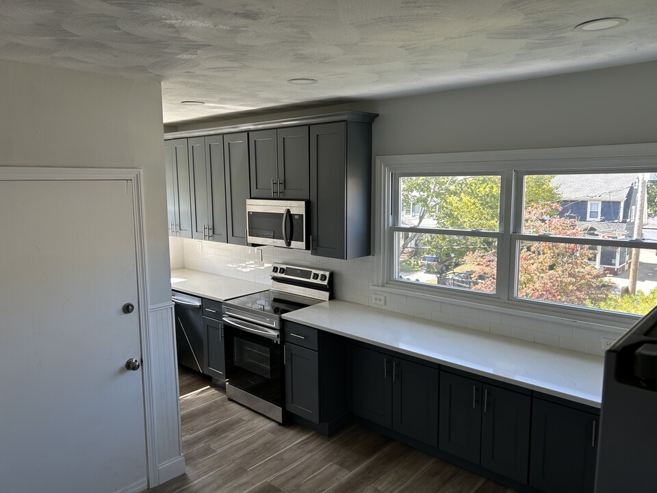 320 Eaton St in Providence, RI - Building Photo