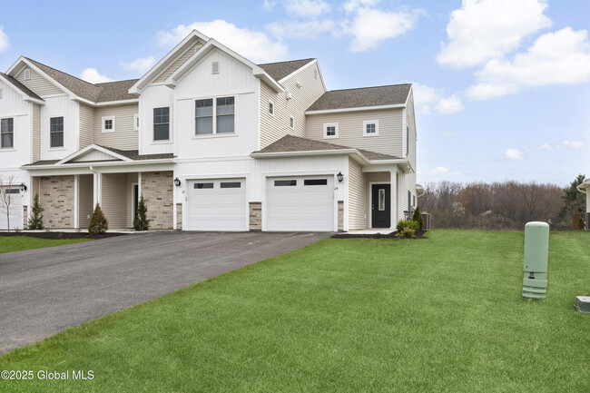 24 Kendra Ct in Colonie, NY - Building Photo - Building Photo