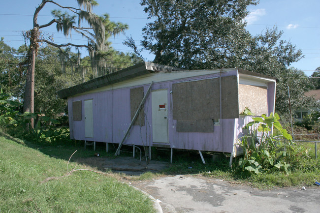 Mobile Home Park in Lakeland, FL - Building Photo - Building Photo