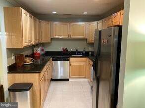 1721 New Jersey Ave NW in Washington, DC - Building Photo - Building Photo