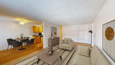 Regency Park North in Queensbury, NY - Foto de edificio - Building Photo