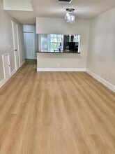 2 Simonton Cir in Weston, FL - Building Photo - Building Photo