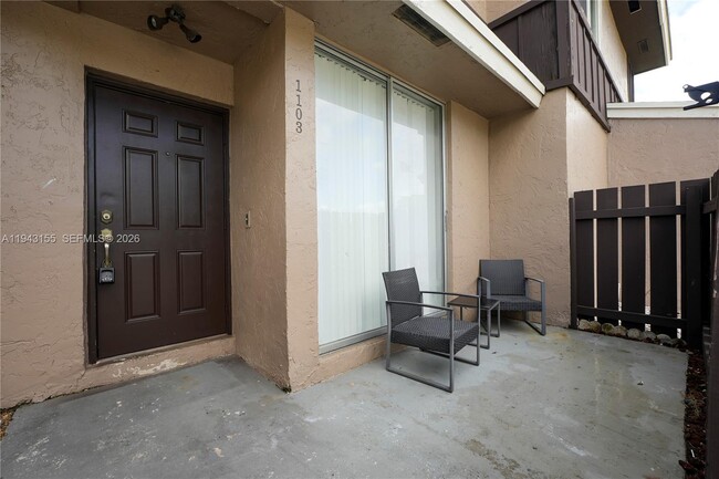 1103 Sussex Dr in North Lauderdale, FL - Building Photo - Building Photo