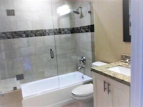 3325 Jaywood Terrace-Unit -2080 in Boca Raton, FL - Building Photo - Building Photo