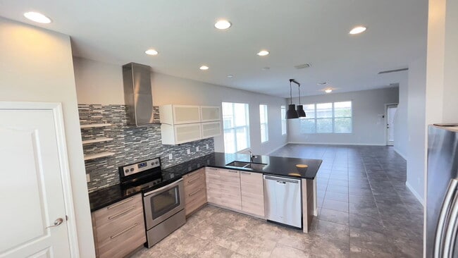 7255 Shadeview Alley in Windermere, FL - Foto de edificio - Building Photo