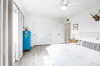 1326 W Roma Ave in Phoenix, AZ - Foto de edificio - Building Photo