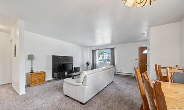 227 E 12th Ave in Anchorage, AK - Building Photo - Building Photo