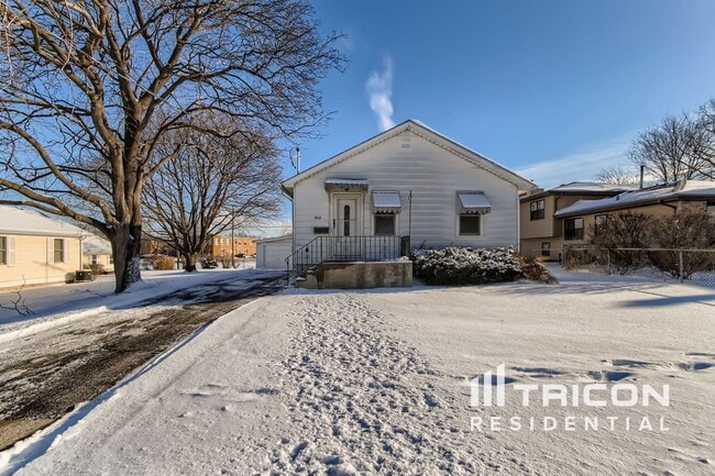 property at 402 S 13th Ave