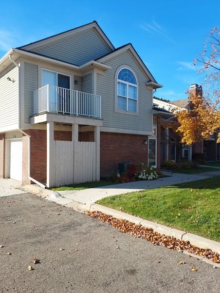 property at 16423 Claremont Dr