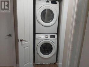 4 Meltwater Cres in Brampton, ON - Building Photo - Building Photo