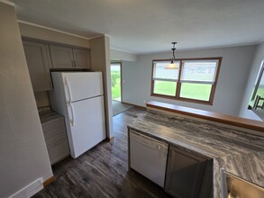 2129 Country Ln in Neenah, WI - Building Photo - Building Photo