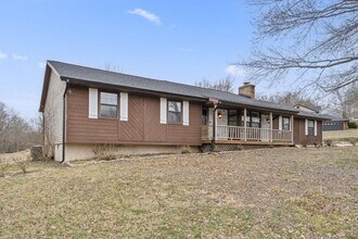 1552 W Oak Ridge Ct in Nixa, MO - Building Photo - Building Photo