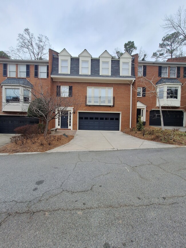 property at 3873 Roswell Rd NE