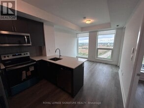 3240 William Coltson Ave in Oakville, ON - Building Photo - Building Photo